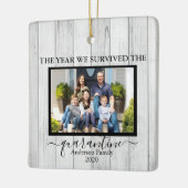 Foto van de Quarantine Faux Hood Keramisch Ornament (Links)