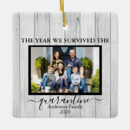 Foto van de Quarantine Faux Hood Keramisch Ornament