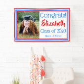 Foto van de rode witte en blauwe school spandoek (Insitu)