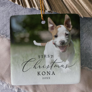 Foto van Delicate Puppy's eerste kerstcadeau Keramisch Ornament