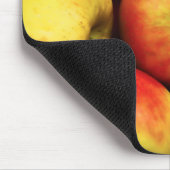 Foto van een Bushel van gele en rode appels Muismat (Hoek)