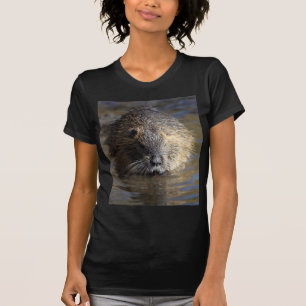 Foto van een coypu (Myocastor coypus) in water. T-shirt