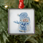 Foto van een Cute Snowman in de winter - Kerstmis Metalen Ornament<br><div class="desc">Een ornament met een schattige foto van een kleine sneeuwpop. In de winter stond hij buiten met sneeuw die om zich heen viel. Deze schattige kleine jongen is gekleed in blauw gebreid pet en sjaal.</div>