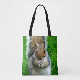 Foto van een Cute Squirrel in een tuin Tote Bag