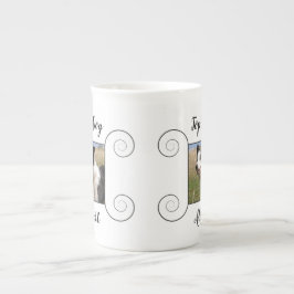 Foto van een kotterhond met handgetekend lijst en  porselein kop