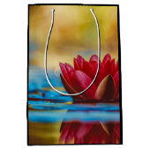  foto van een Lotus Flower in een Pond Medium Cadeauzakje (Voorkant)