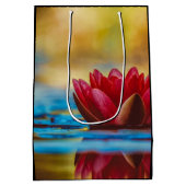  foto van een Lotus Flower in een Pond Medium Cadeauzakje (Achterkant)
