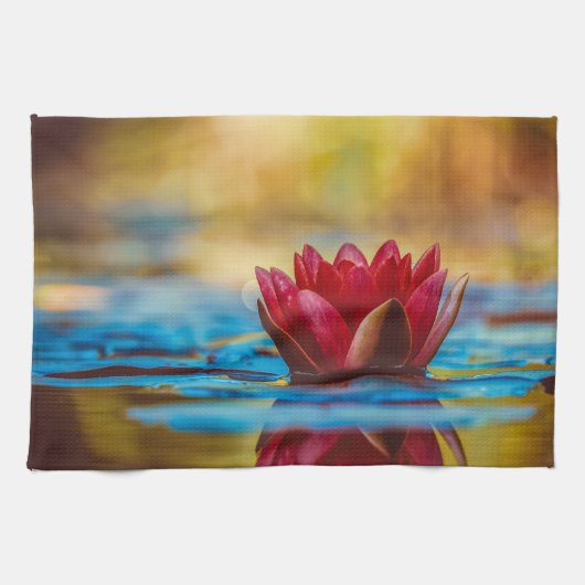  foto van een Lotus Flower in een Pond Theedoek (Horizontaal)