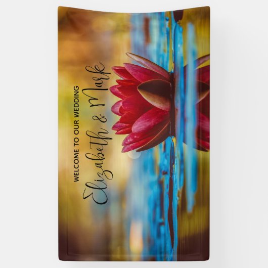 foto van een Lotus Flower in een Pond Wedding Spandoek (Verticaal)