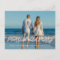 Foto van een modern echtpaar met een vrolijk huwel