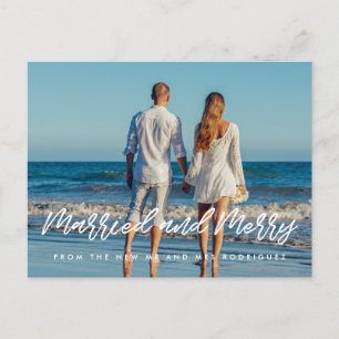 Foto van een modern echtpaar met een vrolijk huwel briefkaart