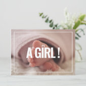 Foto van een modern meisje, uitnodiging voor baby  (Staand voorkant)