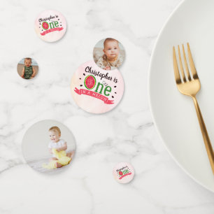 Foto van één op een meloen op de eerste verjaardag confetti