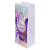 Foto van een  Paarse Lente Crocus Birthday Wijn Cadeautas (Achterkant Gekanteld)
