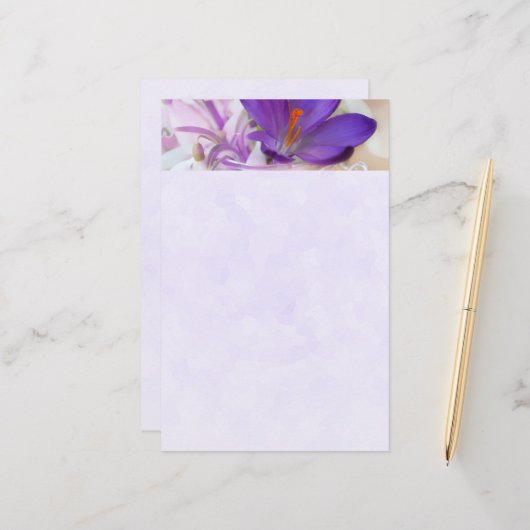 Foto van een  Paarse Lente Crocus Briefpapier (Voorkant / Achterkant in situ)