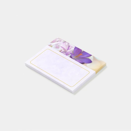 Foto van een Paarse Lente Crocus Post-it® Notes (Schuin)