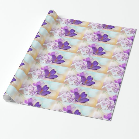 Foto van een Paarse Spring Crocus Patterned Cadeaupapier (Uitgerold)