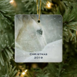 Foto van een prachtig wit paard in de winter keramisch ornament<br><div class="desc">Kerstversiering met een vreedzame foto met een mooi wit paard. Een magische wintersneeuwval geeft het afbeelding een prachtige mystieke kwaliteit.</div>