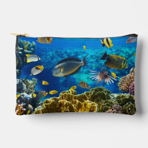 Foto van een tropische vis op een koraalrif etui