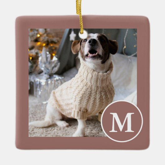 Foto van Elegant Brown en White Monogram Keramisch Ornament (Voorkant)