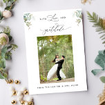 Foto van Elegant Eucalyptus Greenery Wedding Bedankkaart<br><div class="desc">Stuur je dank met deze prachtige "Met Liefde en Dankbaarheid" foto bedankje. Ontwerp met delicate waterverf Eucalyptus groen details en prachtige handgeschreven kalligrafie elementen. Onderdeel van ons "MiniAnimal and Graceful Eucalyptus Wedding" collectie,  met coördinerende producten,  inclusief bijpassende enveloppen,  envelop adresetiketten,  en afdichtingen.</div>