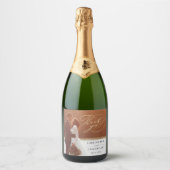 Foto van Elegant Script Wedding Foto Hartelijk dan Sparkling Wijnetiket (Voorkant)