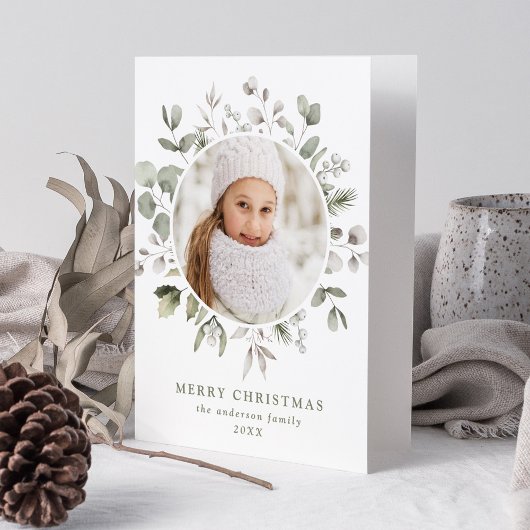 Foto van Elegant Winter Foliage en Snowberries Feestdagen Kaart