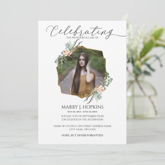 Foto van Eucalyptus Greenery: Levensgeviering Kaart (Staand voorkant)