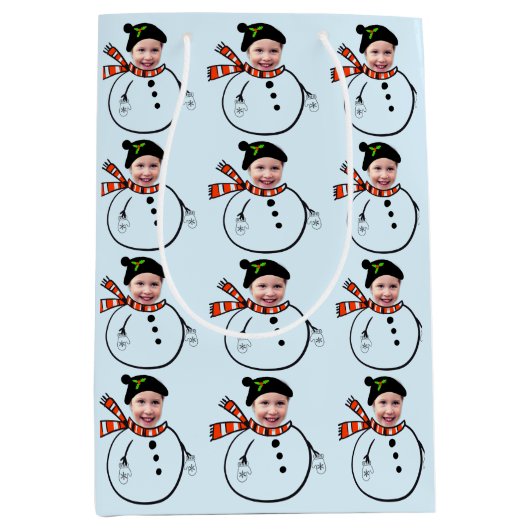 Foto van Face Foto Cute Holiday Snowman Kerstmis u Medium Cadeauzakje (Voorkant)