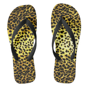 Foto van Faux Leopard Fur Print Wallpaper Teenslippers