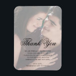 Foto van Faux Vellum Bedankt Elegant Wedding Favor Magneet<br><div class="desc">Moderne bruiloft begunstigt magneet met "Dank u" in een elegant script en een pure bekleding over uw favoriete foto. Deze stijlvolle magneten zijn geweldig als een persoonlijke bruiloft die je gasten wil behouden.</div>