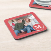 Foto van feestrood en wit monogram bier onderzetter (Linkerzijde)