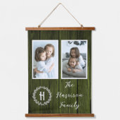 Foto van Green Rustic Family Hangend Wandkleed (Voorkant)
