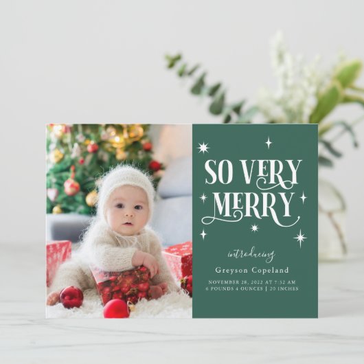 Foto van Green So Zeer Merry Holiday Baby Aankondiging (Staand voorkant)