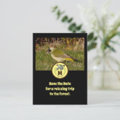 Foto van Green Woodpecker Flying Monogram Uitnodiging Briefkaart (Staand voorkant)