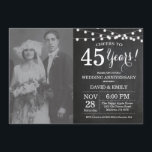 Foto van het 45e bruiloft Jubileum Chalkboard Kaart<br><div class="desc">45th Wedding Jubileum Uitnodiging met aangepaste foto. Chalkboard Achtergrond. Koord lichten. Zwart-Wit. 1e, 2e, 3e, 4e, 5e, 10e, 15e, 20e, 25e, 30e, 35e, 40e, 45e, 50e, 55e, 60e, 65e, 70e, 75e, 80e, om het even welke jaren. Volwassen verjaardag. Vrouw of Man Man Birthday Party. Voor verdere aanpassing, te klikken gelieve...</div>