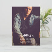 Foto van het Afstuderen van mannen Aankondiging (Staand voorkant)