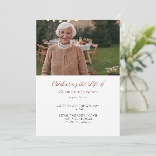 Foto van het begrafenisherdenkingsprogramma programmakaart (Staand voorkant)