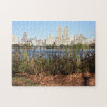 Foto van het centrale park van New York Legpuzzel<br><div class="desc">Puzzle toont een originele New York City foto van het Central Park Reservoir, gefotografeerd naar de Upper West Side. Veel extra geïllustreerde en fotopuzzels zijn ook beschikbaar in deze winkel. Als je de puzzel die je zoekt niet ziet, neem dan contact op met Rebecca om iets te hebben dat alleen...</div>