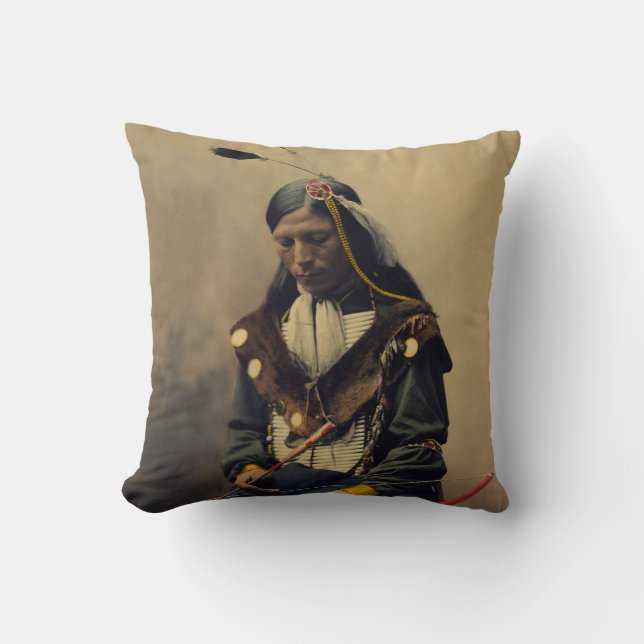  foto van het Cherokee-Man met Bow Kussen (Voorkant)