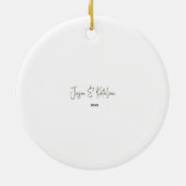 Foto van het eerste kerstfeest met pardon keramisch ornament (Achterkant)