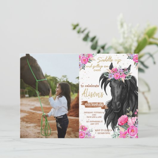 Foto van het feest van een klein cowgirl zadje op kaart (Staand voorkant)