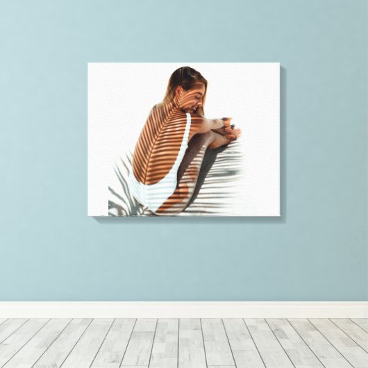 Foto van het meisje op de Beach Palm Leaf Shadow Canvas Afdruk (Insitu (Houten vloer))