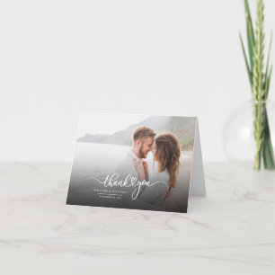 Foto van het moderne Script Love Heart Wedding Bedankkaart