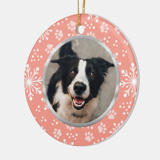 Foto van het roze snowflake Paw Pattern Pet Keramisch Ornament (Links)