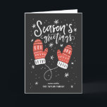 Foto van het Seizoenseizoensfeest Red Mittens Holi Feestdagen Kaart<br><div class="desc">Moderne en feestelijke fotokaart met handschrift,  rode wanten,  sneeuwvlokken en sneeuwvlokken. Dit is een onderdeel van een vakantie-collectie "Seizoensgroeten Rood Mitten". Er zijn complementaire objecten beschikbaar.</div>