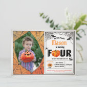 Foto van het vierde verjaardagsfeest op kind Hallo Kaart (Staand voorkant)