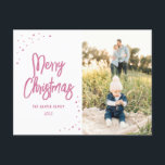 Foto van Hot Pink Sneeuwscript Feestdagenkaart<br><div class="desc">Maak dit feestseizoen een stijlvolle verklaring met dit feestelijke en feestelijke fotobriefkaart. De voorzijde kenmerkt moderne doopvonten die volledig aanpasbaar met de gespleten sneeuwstippen zijn. Vul de rug met uw terugkeeradres, ontvankelijk adres, en uw eigen douanebericht in - of schrap eenvoudig placeholder tekst om het leeg te houden. Ga naar...</div>