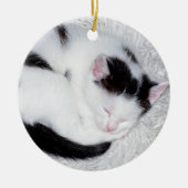 Foto van Kitten Black en White Keramisch Ornament (Voorkant)
