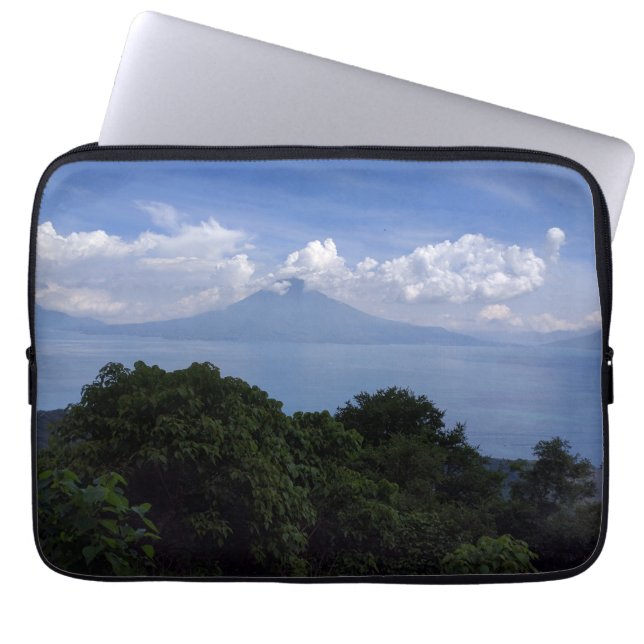 Foto van Lake Atitlan Volcanoes Laptop Sleeve (Voorkant)